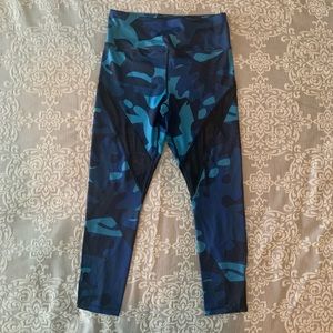EUC Zyia Light N Tight Leggings Size 8/10